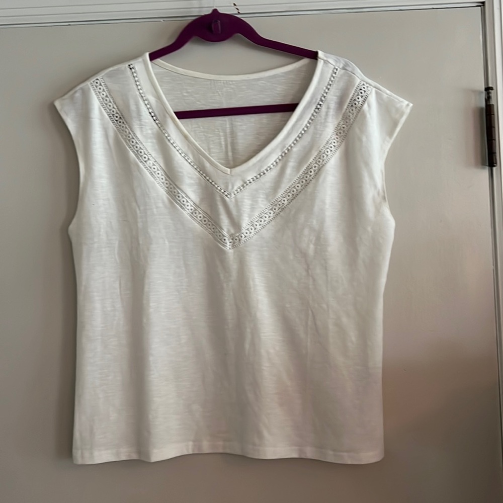 White top v neck women